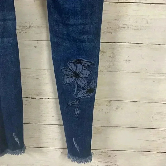 Adriano Goldschmied Kids “The Farren” Ankle Skinny Jeans - Picture 8 of 9